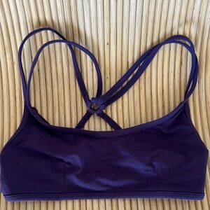 Lululemon Purple Sports Bra with Seamless Design